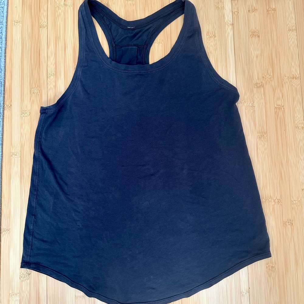 Black lululemon tank size 6